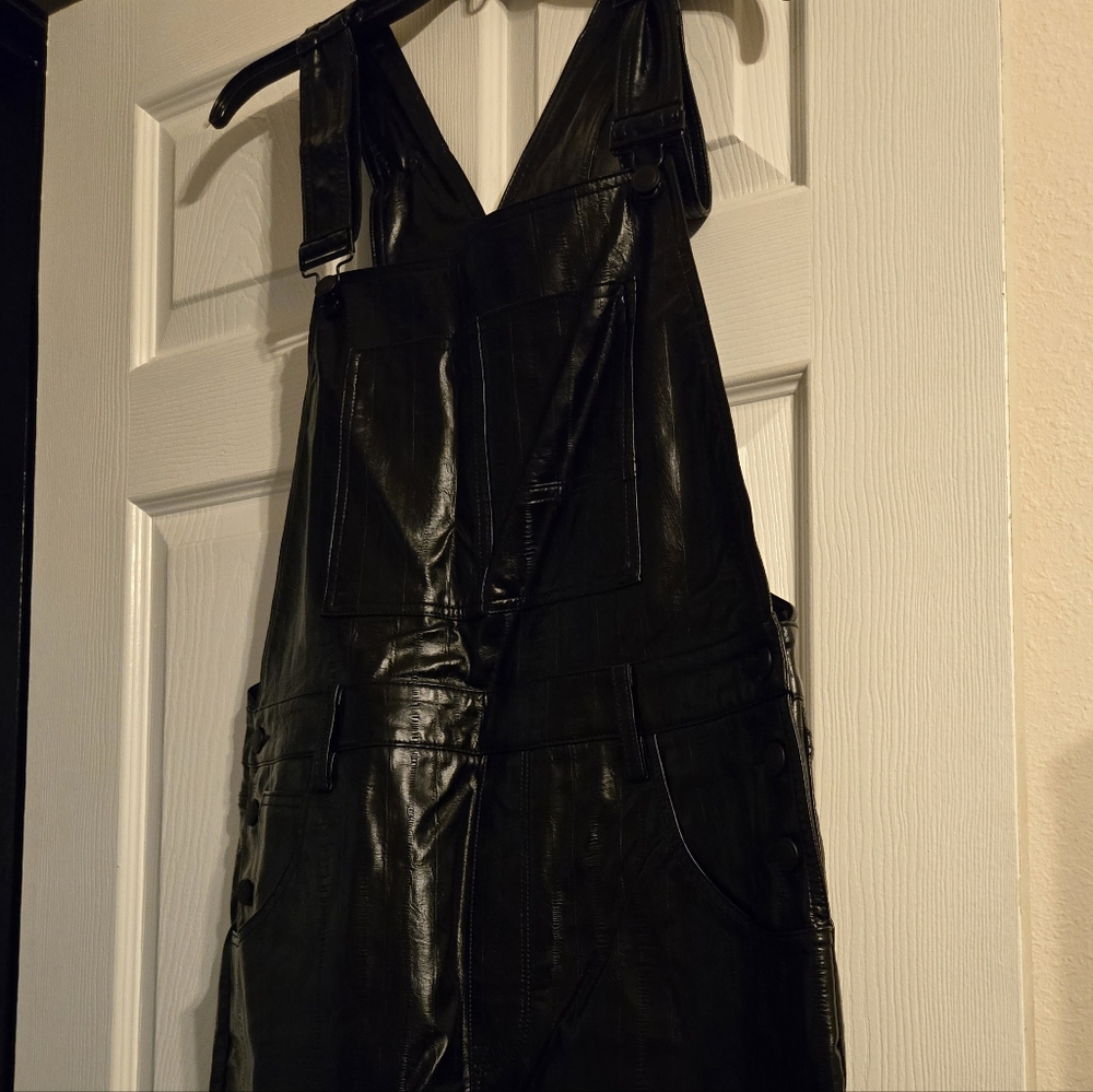 Good American Better Than Leather Faux Leather Overalls Sz 14 14P PETITE - Picture 5 of 9